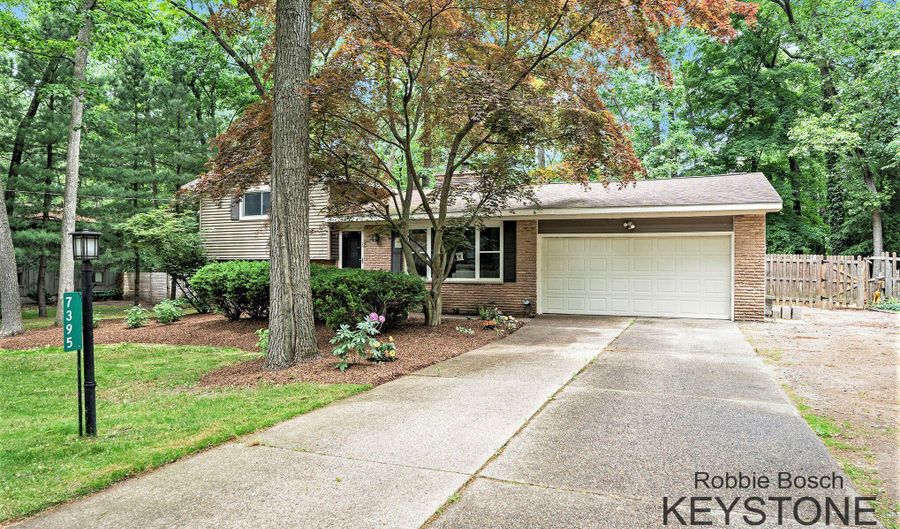 7395 Sheffield Dr SE, Ada, MI 49301 - 3 Beds, 2 Bath