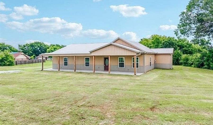 1102 W Main St, Beggs, OK 74421 - 3 Beds, 2 Bath