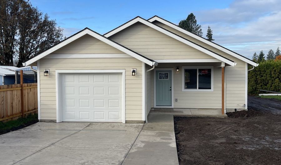 300 N JELLISON St, Amity, OR 97101 - 3 Beds, 2 Bath