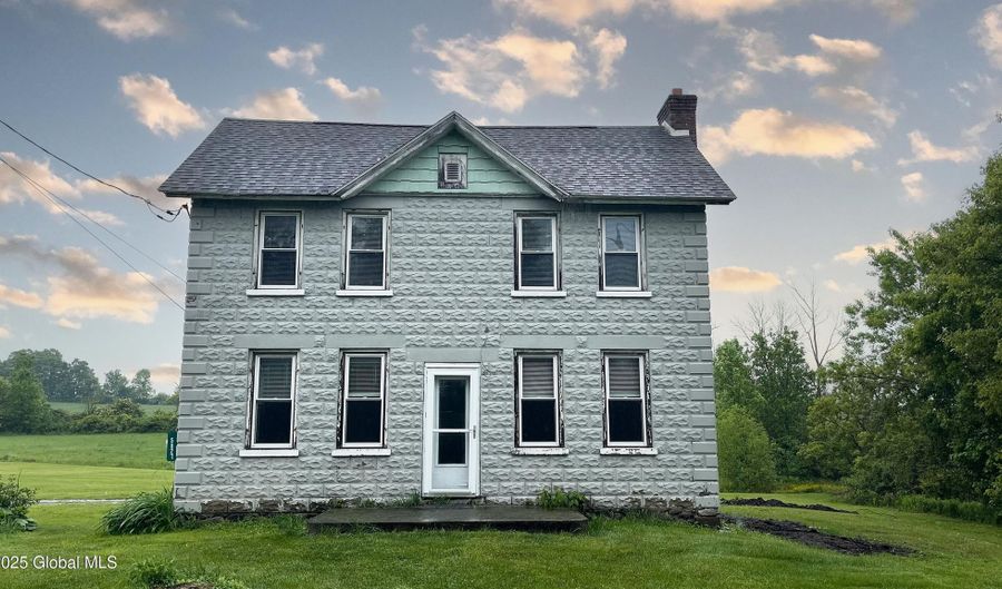 5827 State Highway 30, Amsterdam, NY 12010 - 3 Beds, 1 Bath