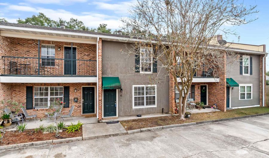 4624 Parkoaks Dr #6, Baton Rouge, LA 70816 - 2 Beds, 3 Bath
