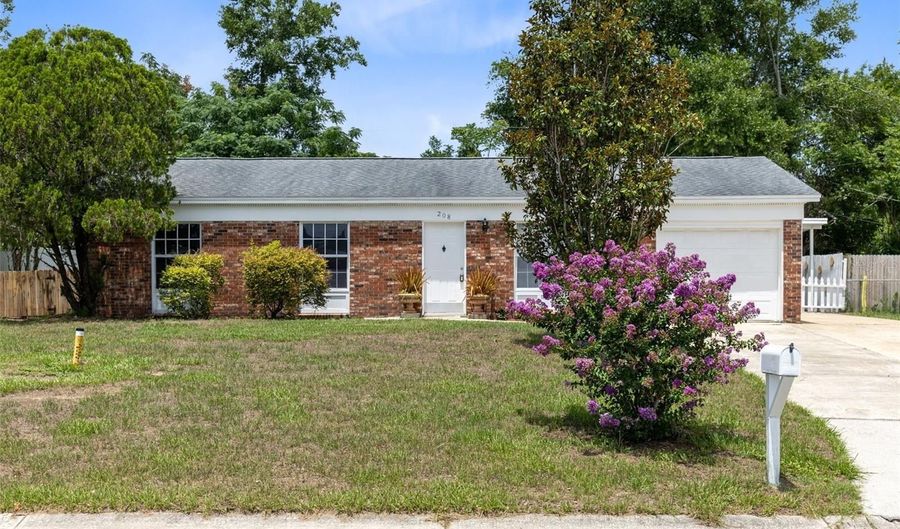 208 AVALONE Dr, Apopka, FL 32703 - 3 Beds, 2 Bath