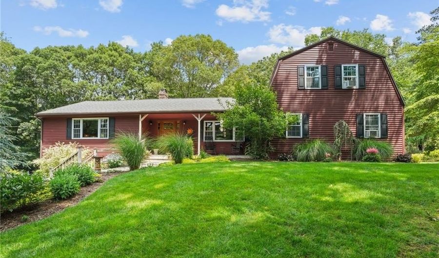 3 Cynthia Rd, Lincoln, RI 02865 - 5 Beds, 3 Bath