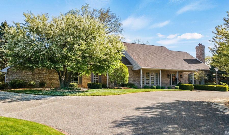 926 Phaeton Way, Auburn, IN 46706 - 4 Beds, 5 Bath