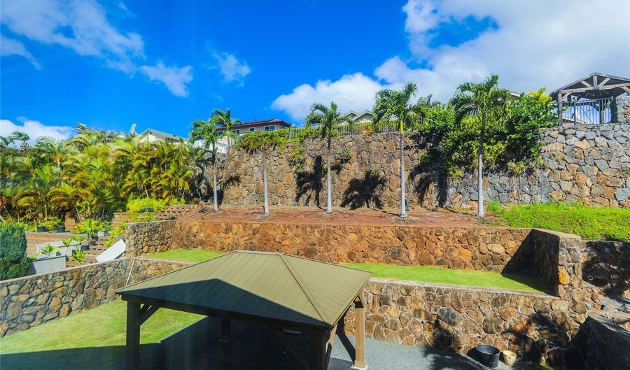 92-6025 Iliohe St, Kapolei, HI 96707 - 4 Beds, 3 Bath