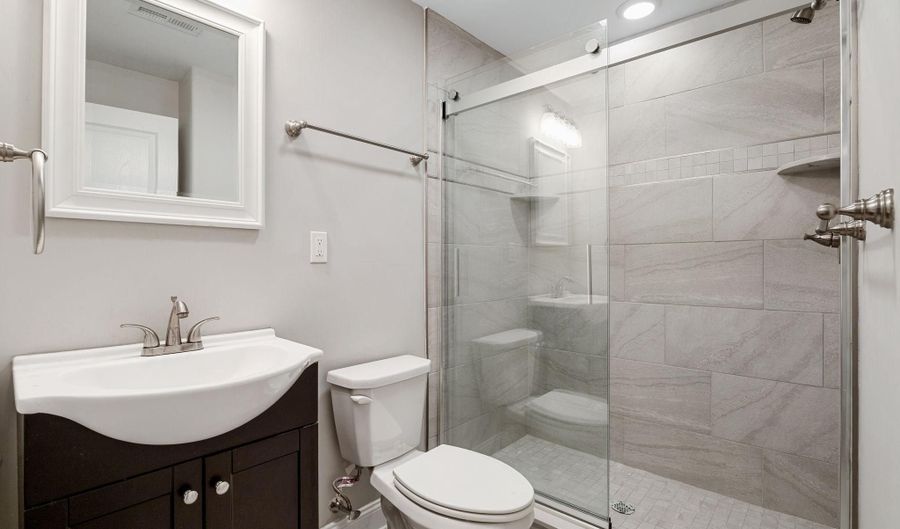 2312 PIERCE St, Philadelphia, PA 19145 - 3 Beds, 3 Bath