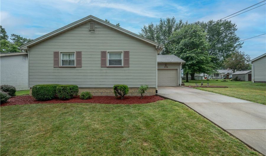 1774 Laurie Dr, Austintown, OH 44511 - 3 Beds, 2 Bath