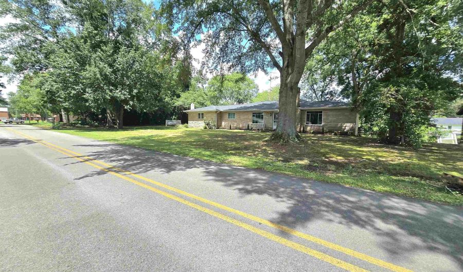 614 6th St NE, Arab, AL 35016 - 3 Beds, 2 Bath
