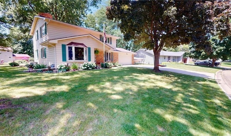 308 Ridge Rd, Albert Lea, MN 56007 - 4 Beds, 3 Bath