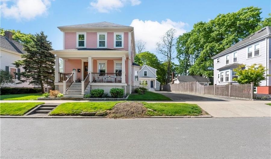 88 Burton St, Bristol, RI 02809 - 6 Beds, 4 Bath