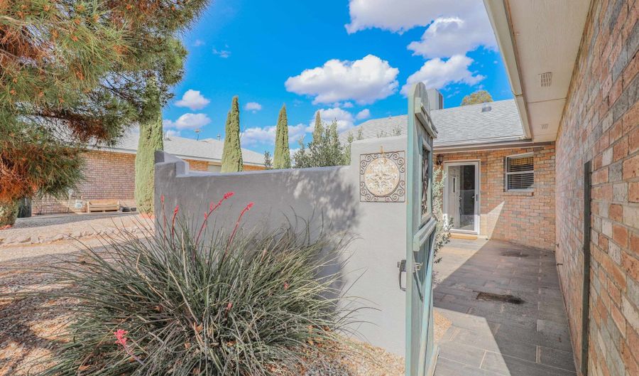 3356 Robert H Bradley Dr, Alamogordo, NM 88310 - 3 Beds, 2 Bath