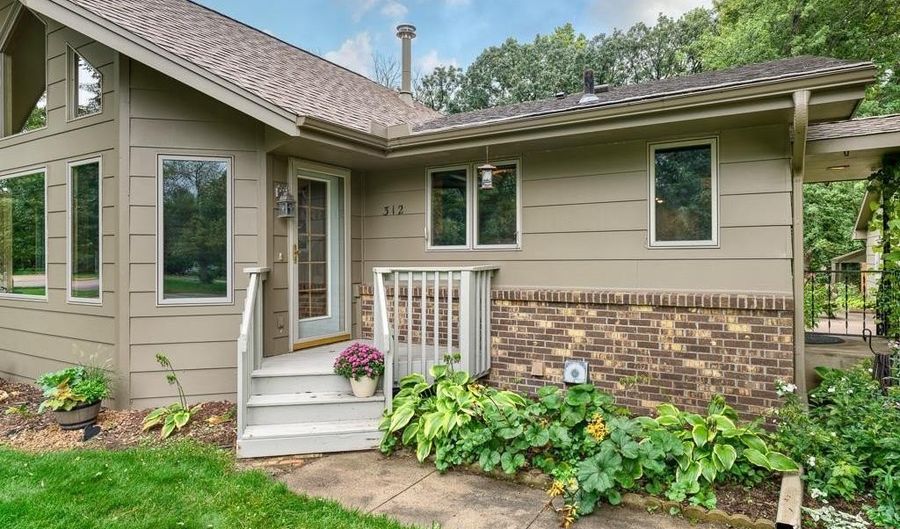312 Wilson St, Anoka, MN 55303 - 4 Beds, 3 Bath