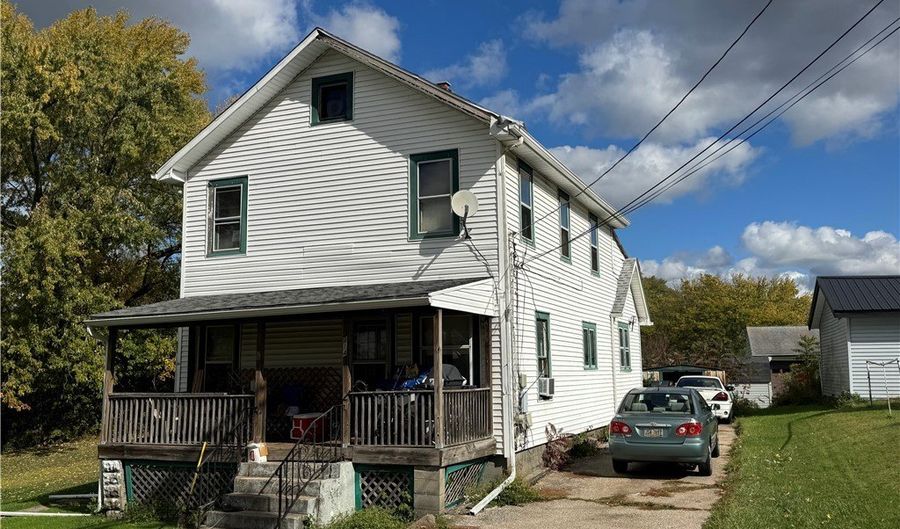 814 Richards Ave, Ashtabula, OH 44004 - 3 Beds, 2 Bath