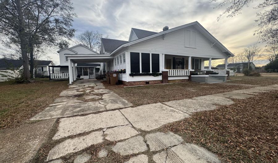406 6th Ave N, Amory, MS 38821 - 5 Beds, 4 Bath