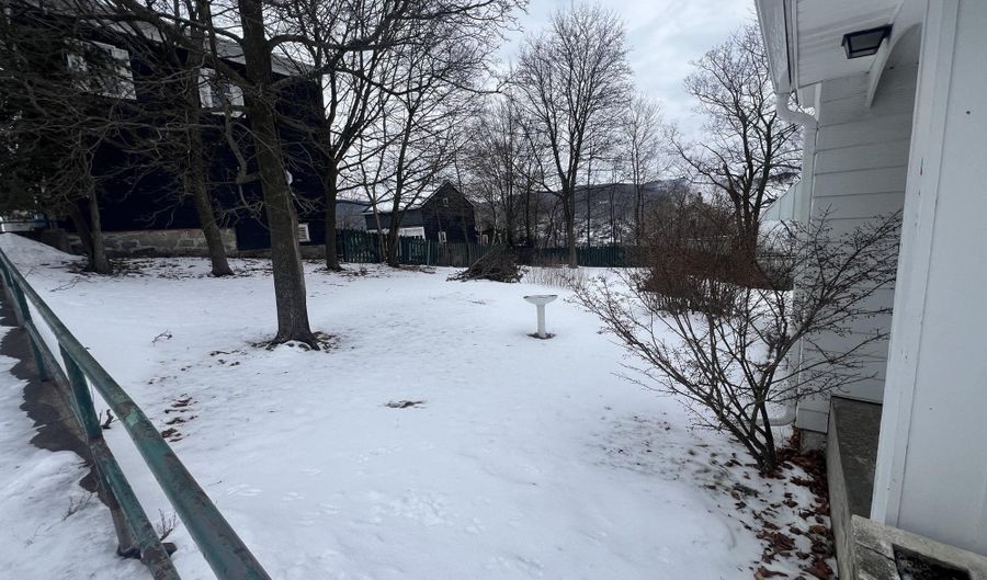 86 Elm St, Berlin, NH 03570 - 3 Beds, 1 Bath