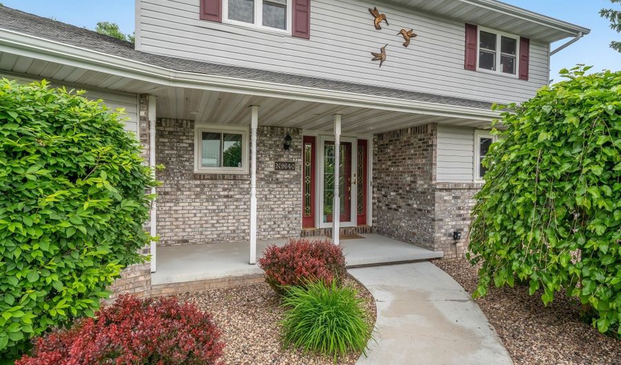 N9640 GINA Drive, Appleton, WI 54915 - 3 Beds, 4 Bath