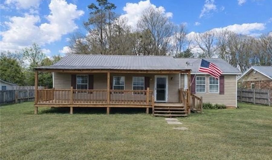 1135 W 8TH St, Bogalusa, LA 70427 - 2 Beds, 2 Bath