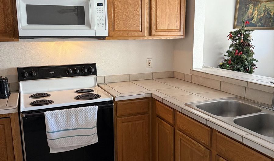 2747 S Kihei Rd A-101, Kihei, HI 96753 - 1 Beds, 1 Bath