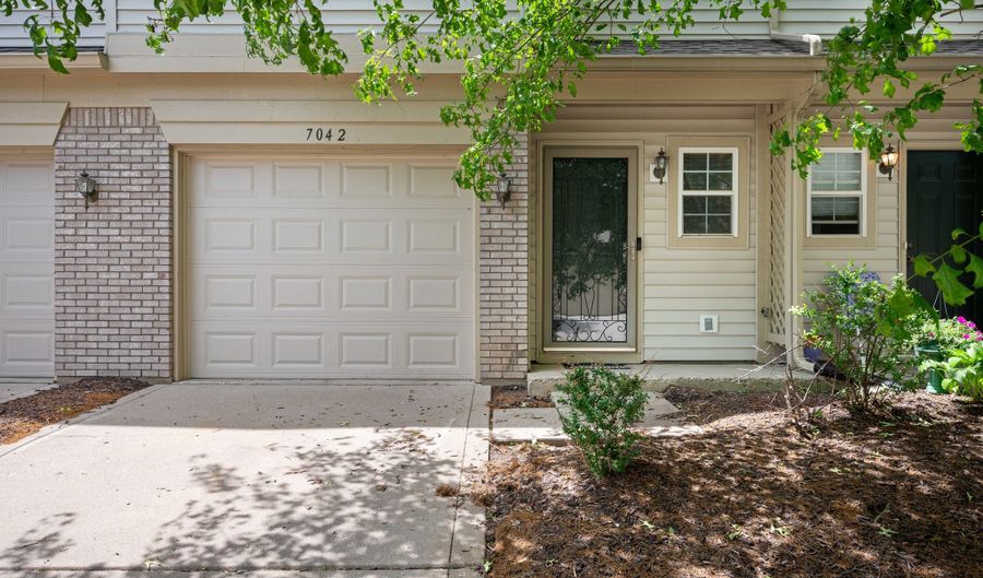 7042 Tyler Ln, Indianapolis, IN 46217 - 2 Beds, 3 Bath