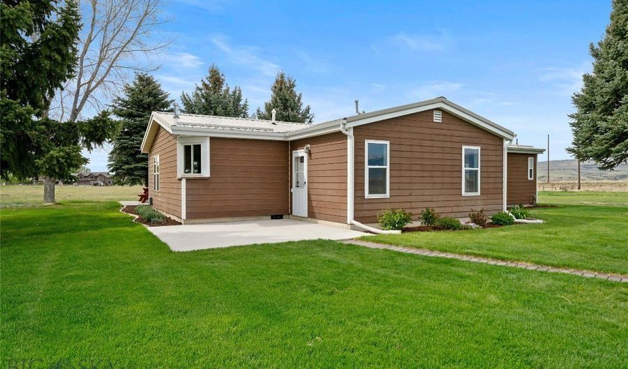 3000 Sales Rd, Belgrade, MT 59714 - 3 Beds, 2 Bath