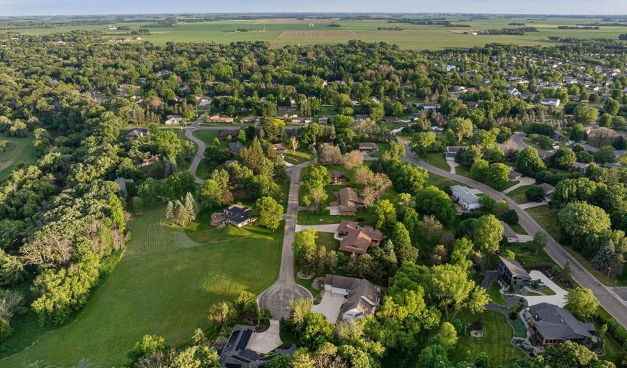 706 23rd St SW, Austin, MN 55912 - 5 Beds, 3 Bath