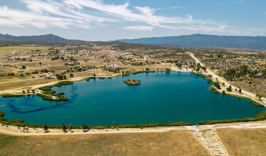 42974 Rolling Hills Dr, Aguanga, CA 92536 - 4 Beds, 2 Bath
