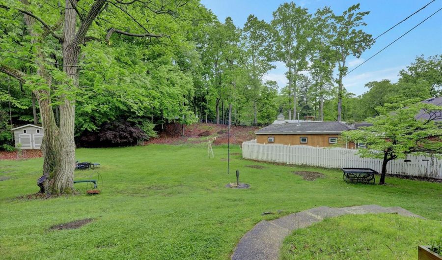 4 June Pl, Aberdeen, NJ 07747 - 4 Beds, 2 Bath