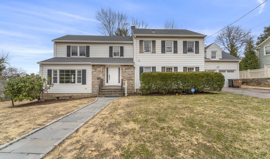 80 3rd St, Stamford, CT 06905 - 6 Beds, 5 Bath