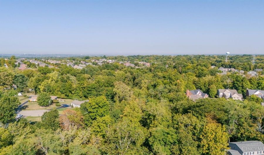 8069 Ashgrove Dr, Anderson Twp., OH 45244 - 4 Beds, 3 Bath