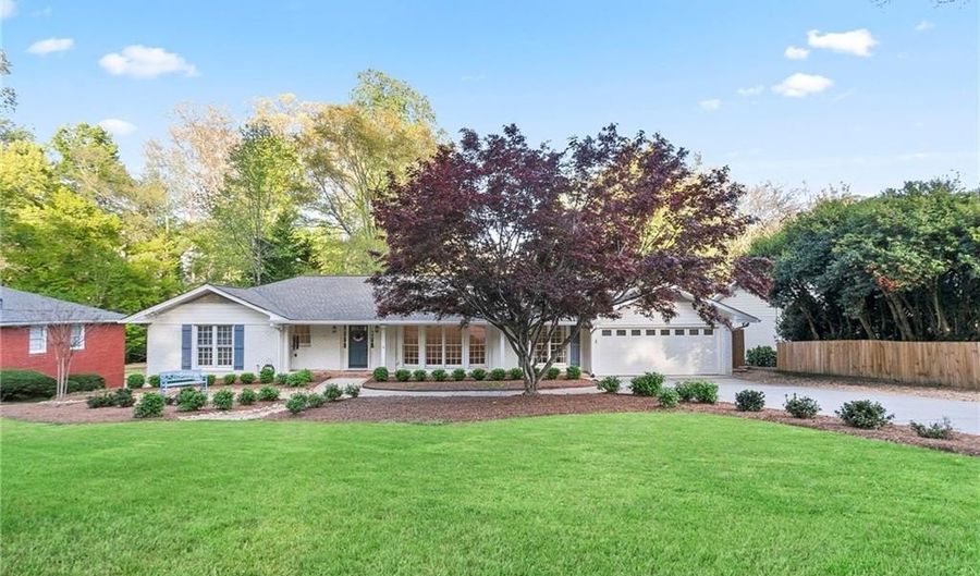 4555 Runnemede Rd NW, Atlanta, GA 30327 - 4 Beds, 3 Bath