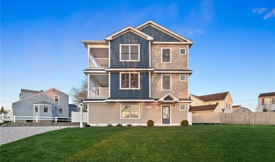 25 Scallop Shell Rd, Narragansett, RI 02882 - 4 Beds, 4 Bath