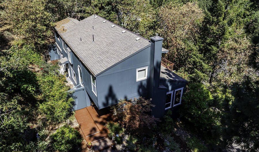 1000 Ivy Ln, Ashland, OR 97520 - 4 Beds, 2 Bath