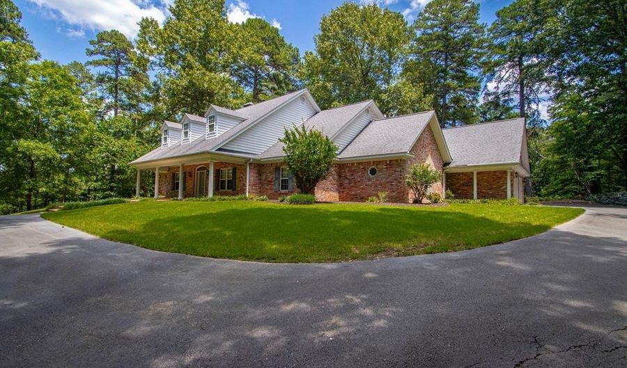 2009 Hot Springs Hwy, Benton, AR 72019 - 3 Beds, 3 Bath