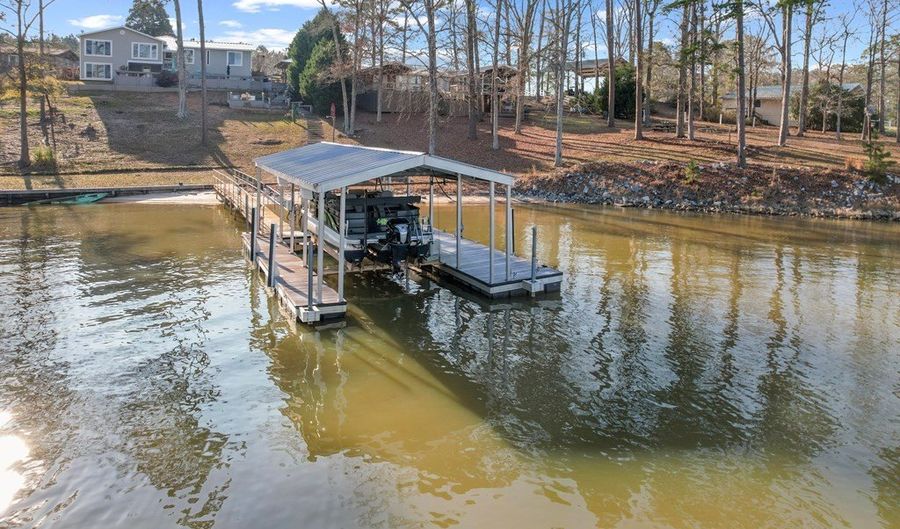 1033 Lakeview St, Abbeville, AL 36310 - 3 Beds, 3 Bath