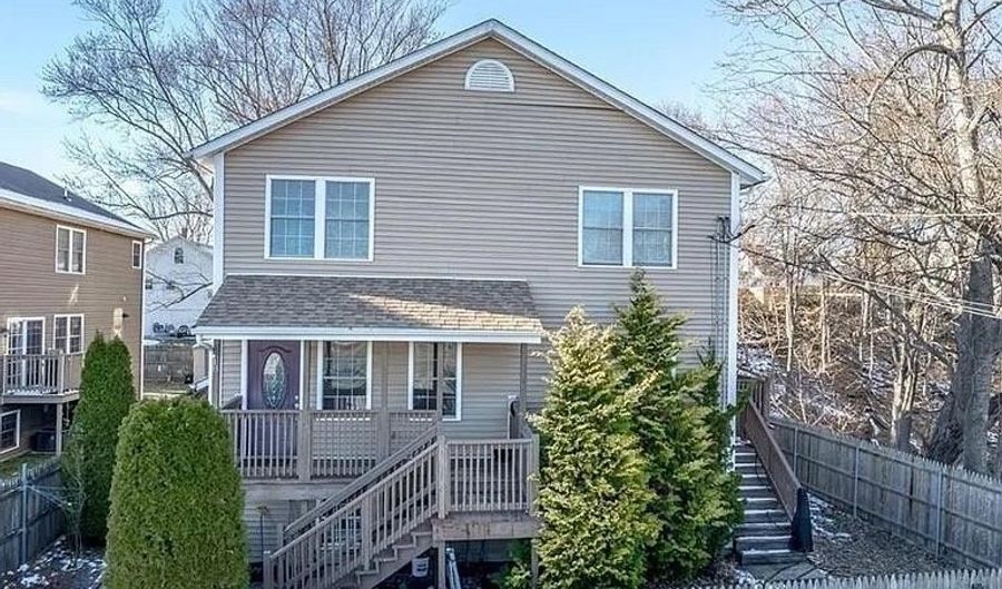 18 Calef St, Cranston, RI 02920 - 4 Beds, 4 Bath