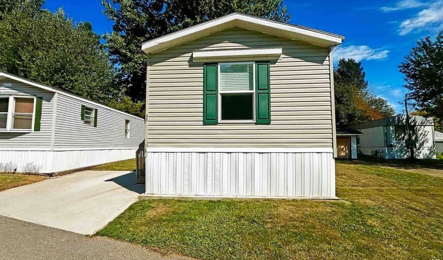 7055 Quarry Rd 33, Amherst, OH 44001 - 2 Beds, 2 Bath