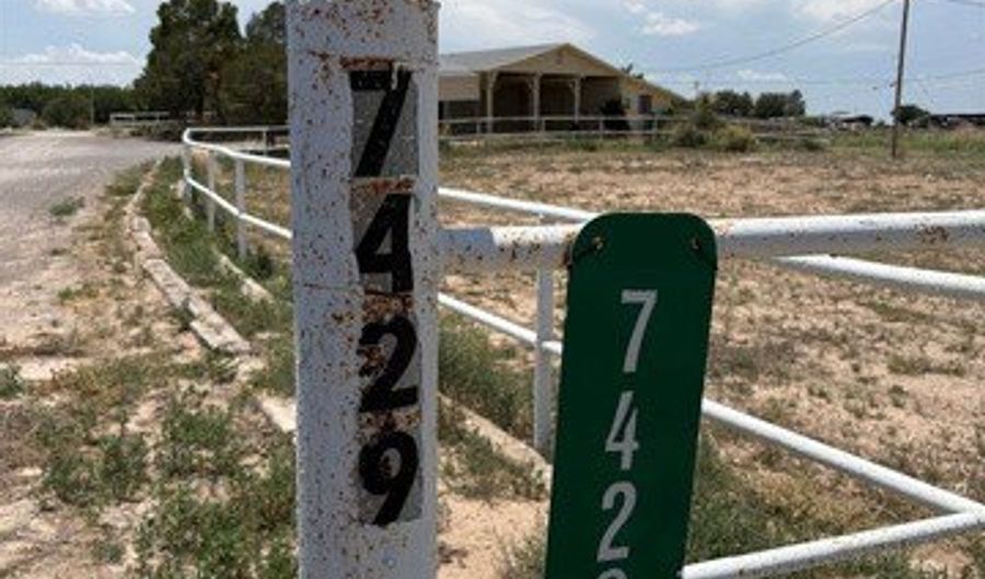 7429 Roswell Hwy, Artesia, NM 88210 - 3 Beds, 2 Bath