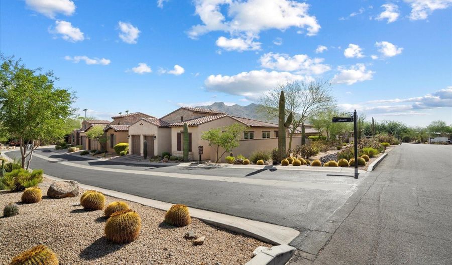 92 ALMARTE Dr, Carefree, AZ 85377 - 2 Beds, 3 Bath