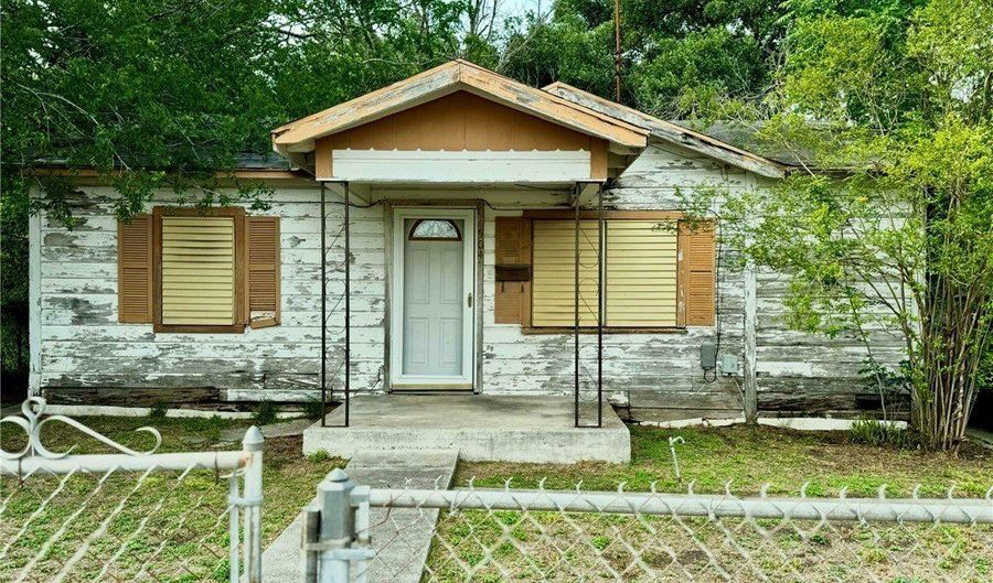 504 Encinal St, Alice, TX 78332 - 2 Beds, 1 Bath