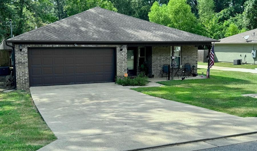 307 S Shady Ln, Benton, AR 72015 - 4 Beds, 2 Bath