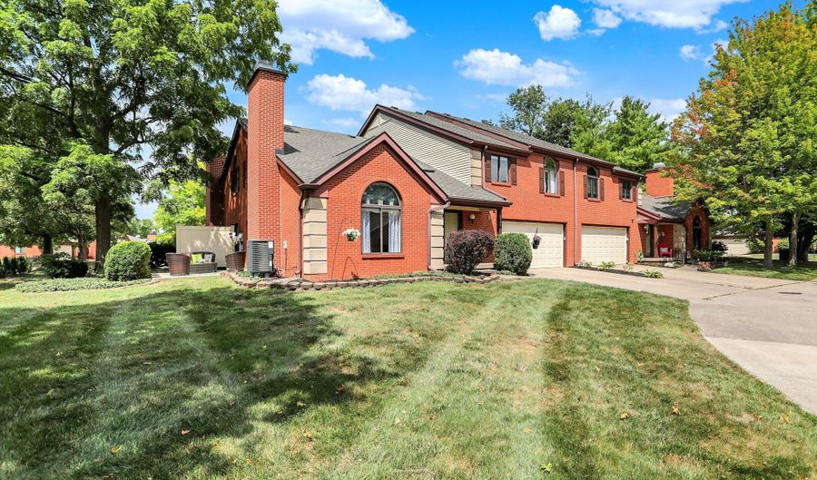 9394 Golden Leaf Way, Indianapolis, IN 46260 - 2 Beds, 3 Bath