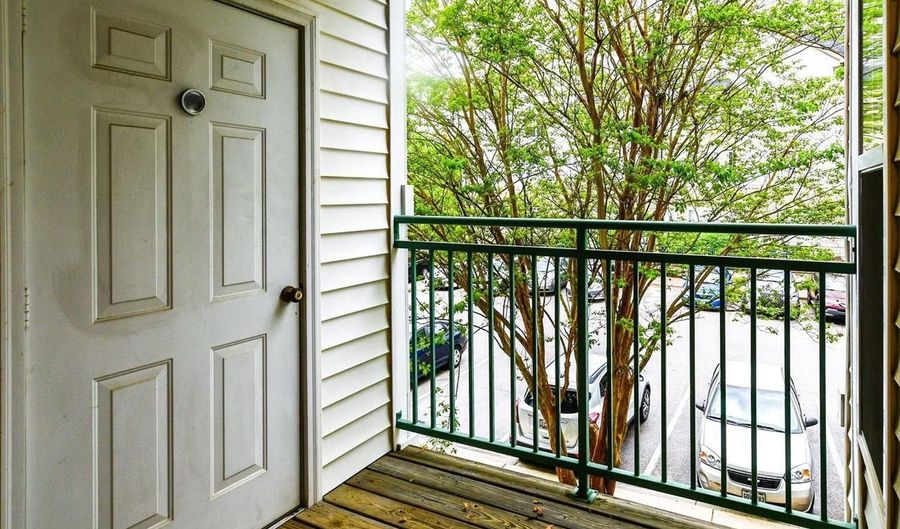 15616 EVERGLADE Ln 201, Bowie, MD 20716 - 2 Beds, 2 Bath