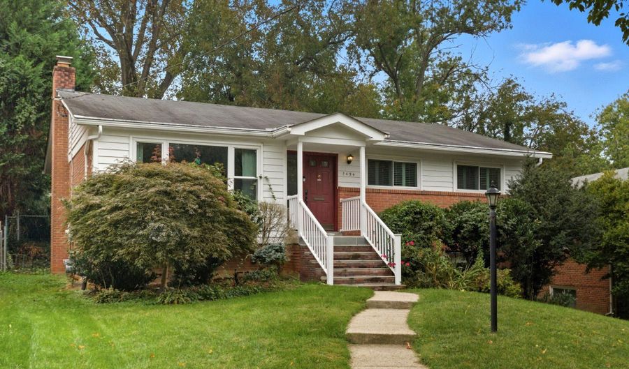 1454 ROXANNA Rd NW, Washington, DC 20012 - 4 Beds, 3 Bath