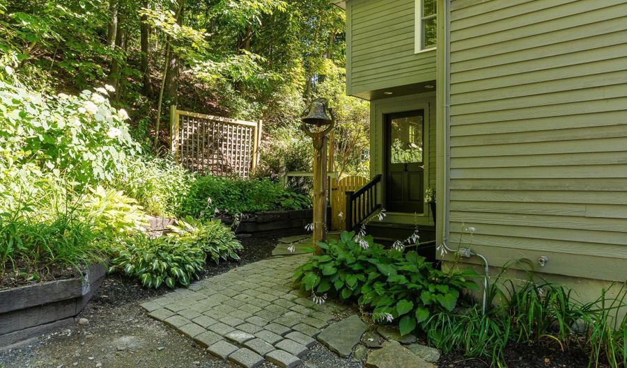 32 Summer St, Alstead, NH 03602 - 3 Beds, 2 Bath