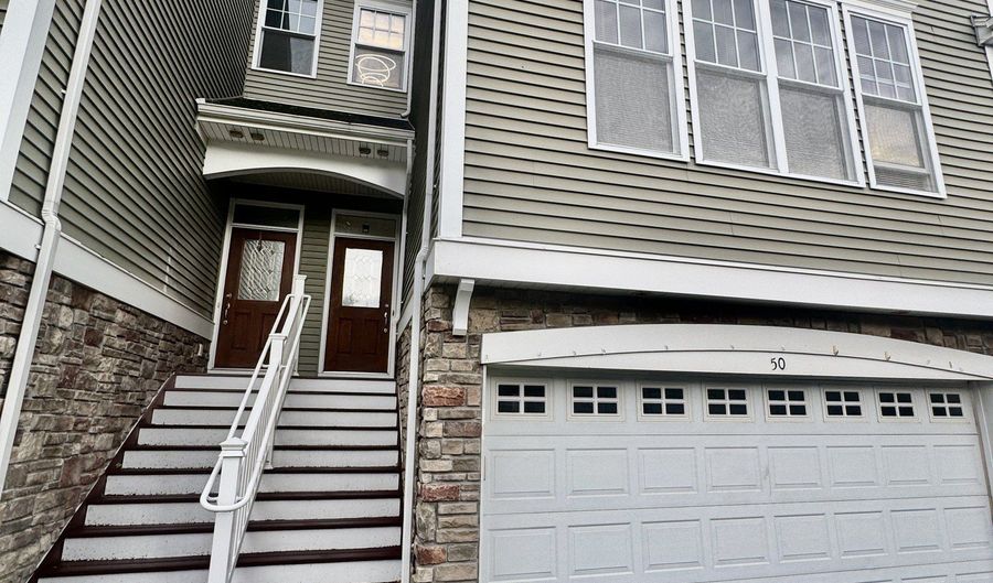 50 Lawrence Ave 50, Danbury, CT 06810 - 3 Beds, 4 Bath