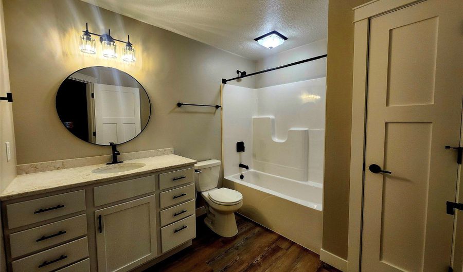 724 Sequoia Dr, Altoona, WI 54720 - 3 Beds, 3 Bath