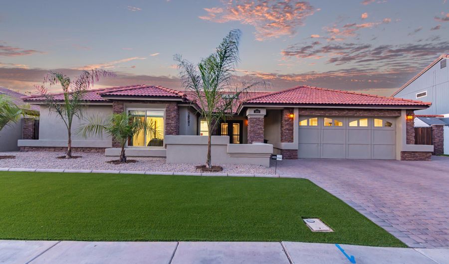 1460 N DESOTO St, Chandler, AZ 85224 - 4 Beds, 2 Bath