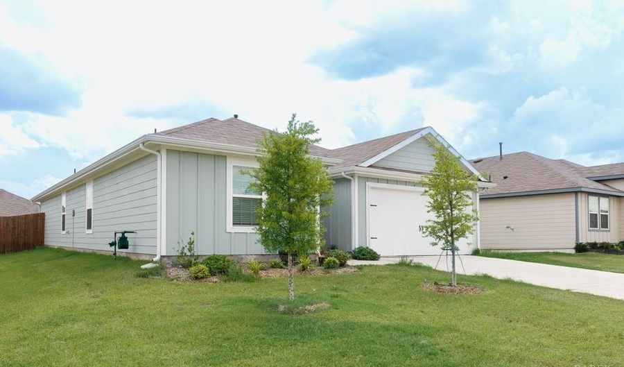205 Weatherboard Dr, California City, CA 75173 - 5 Beds, 2 Bath