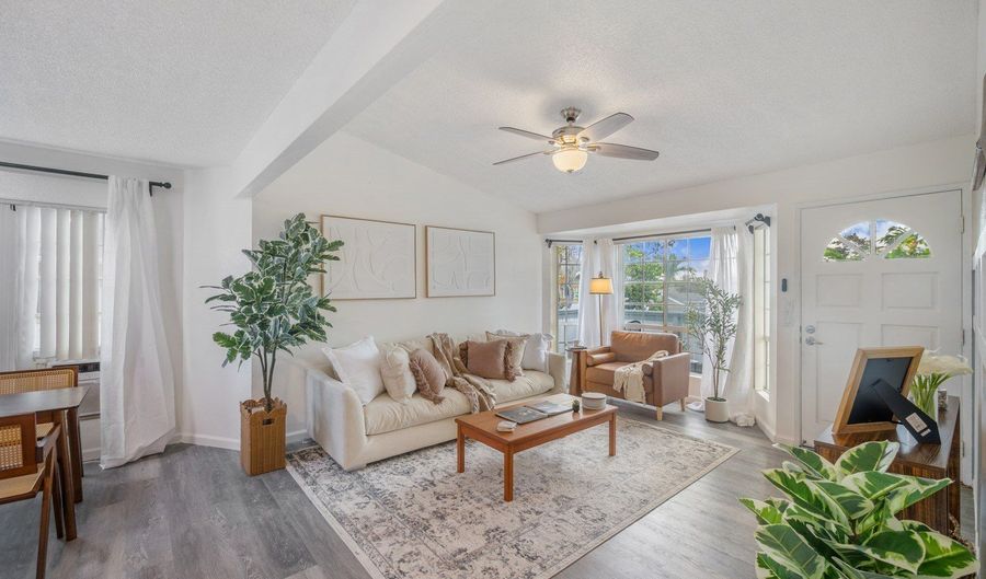594 Mananai Pl 21T, Honolulu, HI 96818 - 2 Beds, 2 Bath