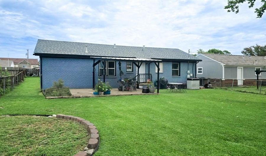 434 NW Locust St, Ardmore, OK 73401 - 3 Beds, 1 Bath